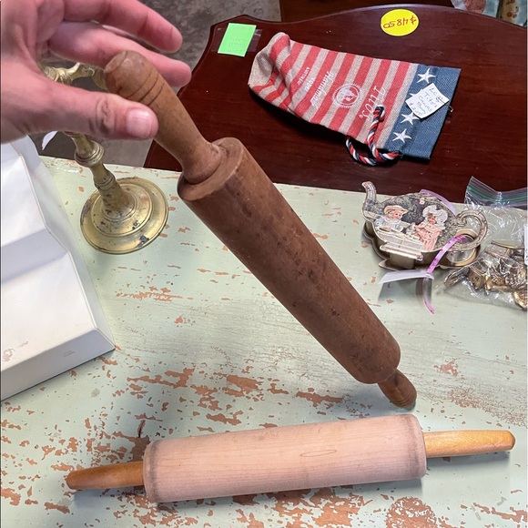 One new rolling pin and one vintage rolling pin. Both in EUC! - Picture 10 of 11